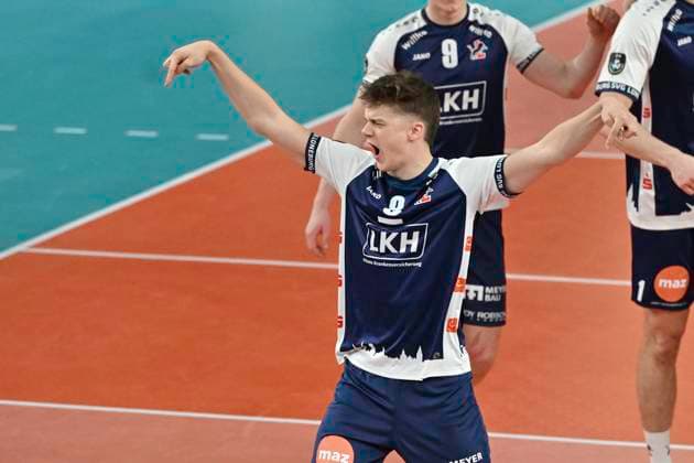 GER; VL, Champions League, SVG Lueneburg vs Levski Sofia 18.12.2024, LKH Arena, Lueneburg, GER; VL, Champions League, SVG Lueneburg vs Levski Sofia im Bild Theo Mohwinkel (Lueneburg 08) jubelt