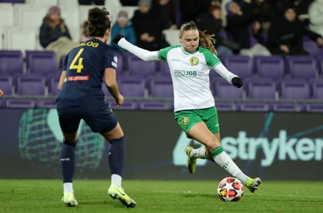 WOMEN SOCCER - UEFA CL, St.Poelten vs Hammarby VIENNA,AUSTRIA,18.DEC.24 - WOMEN SOCCER - UEFA Women s Champions League, group stage, SKN Sankt Poelten vs Hammarby IF. Image shows Leonarda Balog (St.Poelten) and Vilde Hasund (Hammarby).  GEPAxpictures xWalterxLuger