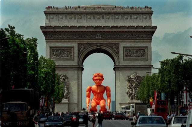 THE SIX STOREY HIGH SOCCER PLAYER REPRESENTING THE AMERINDIANS OTHERS ARE THE ASIANS, THE AFRICANS AND THE EUROPEANS SETS OFF FROM THE PLACE DE L ETOILE AS PART OF THE OPENING CEREMONY FOR THE WORLD CUP. World Cup France 1998 DMGTCHPDPICT000373212945