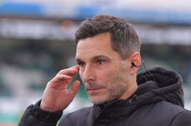 15.12.2024, xblx, Fussball 2.Bundesliga, Spvgg Greuther Fuerth - Hannover 96 emspor, v.l. Trainer Stefan Leitl (Coach Hannover 96) (DFL DFB REGULATIONS PROHIBIT ANY USE OF PHOTOGRAPHS as IMAGE SEQUENCES and or QUASI-VIDEO) Fuerth