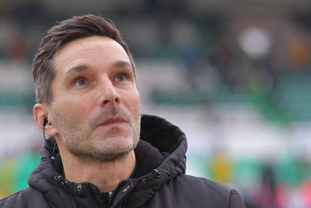 15.12.2024, xblx, Fussball 2.Bundesliga, Spvgg Greuther Fuerth - Hannover 96 emspor, v.l. Trainer Stefan Leitl (Coach Hannover 96) (DFL DFB REGULATIONS PROHIBIT ANY USE OF PHOTOGRAPHS as IMAGE SEQUENCES and or QUASI-VIDEO) Fuerth *** 15 12 2024, xblx, Fußball 2 Bundesliga, Spvgg Greuther Fuerth Hannover 96 emspor, v l Trainer Stefan Leitl Coach Hannover 96 DFL DFB REGULATIONS PROHIBIT ANY USE OF PHOTOGRAPHS as IMAGE SEQUENCES and or QUASI VIDEO Fuerth