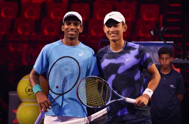 Sport Bilder des Tages (241219) -- JEDDAH, Dec. 19, 2024 -- Nishesh Basavareddy (L) of the United States and Shang Juncheng of China pose before their round robin match at the Next Gen ATP, Tennis Herren Finals tennis tournament in Jeddah, Saudi Arabia, Dec. 19, 2024. ) (SP)SAUDI ARABIA-JEDDAH-TENNIS-NEXT GEN ATP FINALS LuoxChen 
