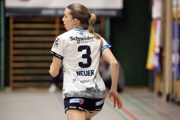 14.12.24 TG Nürtingen - ESV 1927 Regensburg Deutschland, Nürtingen, 14.12.2024, Handball, Frauen, 2. Bundesliga, TG Nürtingen - ESV 1927 Regensburg: Anika Neuer (ESV 1927 Regensburg).