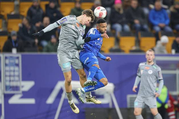 08.12.2024, Stadion der Stadt Linz, Linz, AUT, 1. FBL, FC Blau Weiß Linz vs SK Austria Klagenfurt, Grunddurchgang, 16. Runde, im Bild Jannik Robatsch (Austria Klagenfurt), Dos Santos Gomes Anderson (FC Blau Weiß Linz), during the Admiral Bundesliga, 16th round match between FC Blau Weiß Linz and SK Austria Klagenfurt at the Stadion der Stadt Linz in Linz, Austria on 2024 12 08. Expa Linz