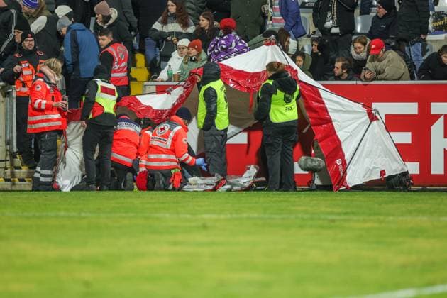 20.12.2024, Fussball, Saison 2024 2025, 2. Bundesliga, 17. Spieltag, SV Elversberg - FC Schalke 04, Medizinischer Notfall in der Halbzeitpause. Elversberg URSAPHARM-Arena RP Deutschland xRHR-FOTO TRx