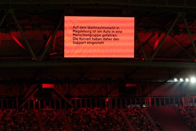 2. Fussball Bundesliga; Fortuna Düsseldorf 1895 - 1. FC Magdeburg; 20.12.2024 Bildschirm Information Auf dem Weihnachtsmarkt in Magdeburg ist ein Auto in eine Menschengruppe gefahren. Die Kurven haben daher den Support eingestellt. 2. Fussball Bundesliga, Fortuna Düsseldorf 1895 - 1. FC Magdeburg, Düsseldorf, Merkur Spiel-Arena am 20.12.2024 DFL REGULATIONS PROHIBIT ANY USE OF PHOTOGRAPHS AS IMAGE SEQUENCES AND OR QUASI-VIDEO.