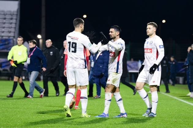 FOOTBALL : Rouen vs Lille - Coupe de France - 20 12 2024 Remy CABELLA ( 10 - Lille ) celebrates with Matias Fernandez Pardo ( 19 - Lille ) following the French Cup match between FC Rouen and Lille OSC at Stade Robert Diochon on December 20, 2024 in Rouen, France. ( Photo by Dante Badano PsnewZ ) - RouenFrance  Copyright: xDantexBadanox