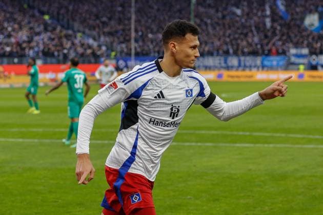 2:0 Davie Selke ( HSV ) Deutschland , Hamburg , Volksparkstadion , Fussball , 2 . Bundesliga , Hamburger SV - SpVgg Greuther Fürth