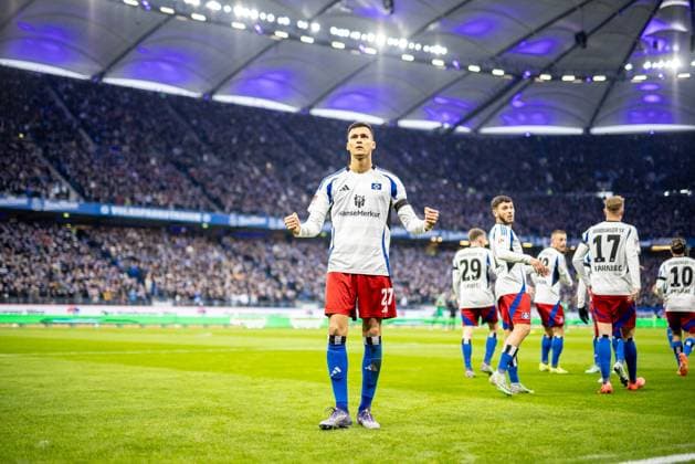 Hamburg, 21. Dezember 2024 - Fußball, 2. Bundesliga 2024 25, Hamburger SV - SpVgg Greuther Fürth: Davie Selke (Hamburger SV, 27) bejubelt seinen Treffer zum 2:0 DFL REGULATIONS PROHIBIT ANY USE OF PHOTOGRAPHS AS IMAGE SEQUENCES AND OR QUASI-VIDEO.
