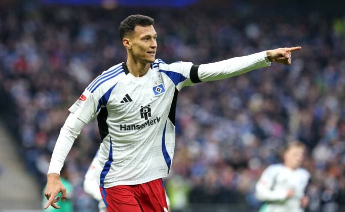 21.12.2024, Fussball 2. Bundesliga 2024 2025, 17. Spieltag, Hamburger SV - SpVgg Greuther Fürth, im Volksparkstadion Hamburg. Jubel Torschütze Davie Selke (Hamburg) zum Tor zum 2:0