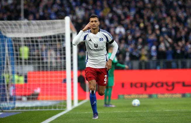 21.12.2024, Fussball 2. Bundesliga 2024 2025, 17. Spieltag, Hamburger SV - SpVgg Greuther Fürth, im Volksparkstadion Hamburg. Jubel Torschütze Davie Selke (Hamburg) zum Tor zum 2:0