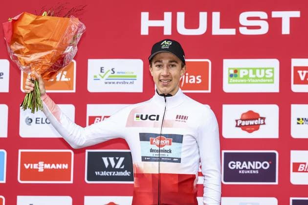 Belgian Jente Michels pictured on the podium after the men s U23 race at the World Cup cyclocross cycling event in Hulst, The netherlands, stage 5 (out of 12) of the UCI World Cup cyclocross competition, Saturday 21 December 2024. DAVIDxPINTENS  x108935127x