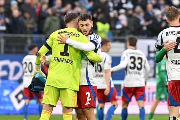 GER; 2. FBL,, Hamburger SV vs SpVgg Greuther Fürth 21.12.2024, Volksparkstadion, Hamburg, GER; 2. FBL, Hamburger SV vs SpVgg Greuther Fürth im Bild die Mannschaft des HSV jubelt ueber den Sieg