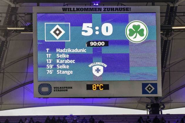 Anzeigetafel zeigt 5 : 0 für den HSV gegen Fuerth an Deutschland , Hamburg , Volksparkstadion , Fussball , 2 . Bundesliga , Hamburger SV - SpVgg Greuther Fürth