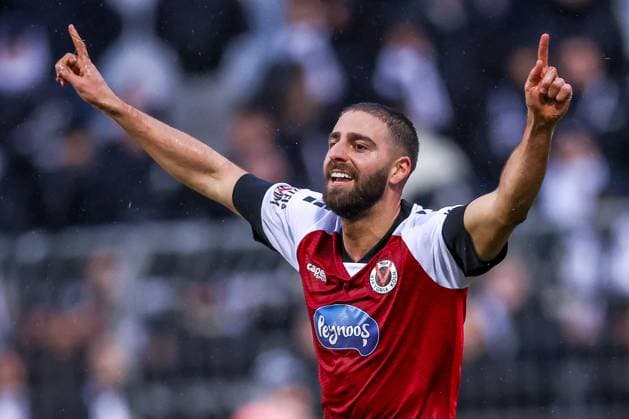 21.12.2024, Fußball, FC Viktoria Köln SV Sandhausen, 3.Liga, Sportpark Höhenberg, Saison 2024 2025: Torjubel nach dem Treffer zum 2:0 durch Torschütze Serhat-Semih Güler (Viktoria Köln 30) DFB regulations prohibit any use of photographs as image sequences and or quasi-video. Nordrhein-Westfalen Deutschland