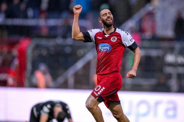 21.12.2024, Fußball, FC Viktoria Köln SV Sandhausen, 3.Liga, Sportpark Höhenberg, Saison 2024 2025: Serhat-Semih Güler (Viktoria Köln 30) trifft zum 2:0. Torjubel Torschütze Serhat-Semih Güler (Viktoria Köln 30) trifft zum 2:0 DFB regulations prohibit any use of photographs as image sequences and or quasi-video. Nordrhein-Westfalen Deutschland