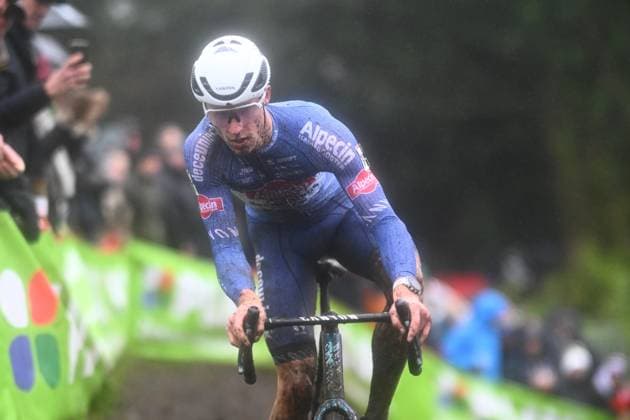 UCI Cyclocross World Cup Hulst 2024 HULST, THE NETHERLANDS - DECEMBER 21 : during the 5th leg of the UCI Cyclocross World Cup series 2024-2025 in Hulst, The Netherlands, 21 12 2024 Hulst The Netherlands  Copyright: xGvgx
