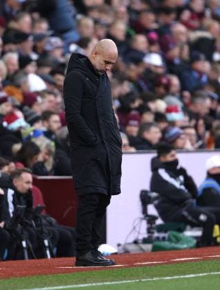 Sport Themen der Woche KW51 Sport Bilder des Tages Pep Guardiola (Man City manager) at the Aston Villa v Manchester City EPL match, at Villa Park, Birmingham, UK on 21st November, 2024. 