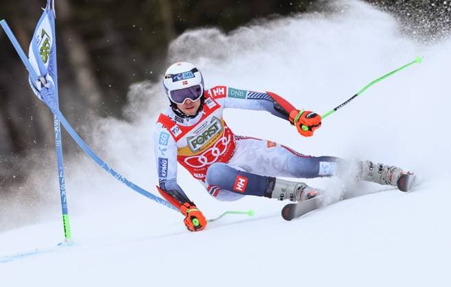 Bilder des Jahres 2024, Sport 12 Dezember Sport Themen der Woche KW51 ALPINE SKIING - FIS WC Alta Badia ALTA BADIA,ITALY,22.DEC.24 - ALPINE SKIING - FIS World Cup, giant slalom, men. Image shows Henrik Kristoffersen (NOR).  GEPAxpictures xMathiasxMandl