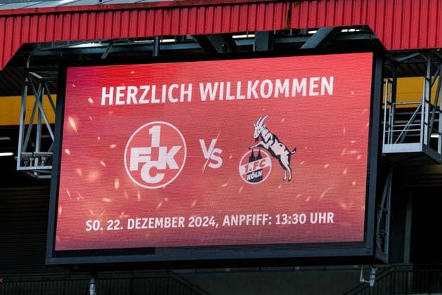 2. Fußball Bundesliga: 1. FC Kaiserslautern - 1. FC Köln; 22.12.2024 Bildschirmanzeige Herzlich Willkommen 1. FC Kaiserslautern vs 1. FC Köln 2. Fußball Bundesliga, 1. FC Kaiserslautern - 1. FC Köln, Kaiserslautern, Fritz-Walter-Stadion am 22.12.2024 DFL REGULATIONS PROHIBIT ANY USE OF PHOTOGRAPHS AS IMAGE SEQUENCES AND OR QUASI-VIDEO.