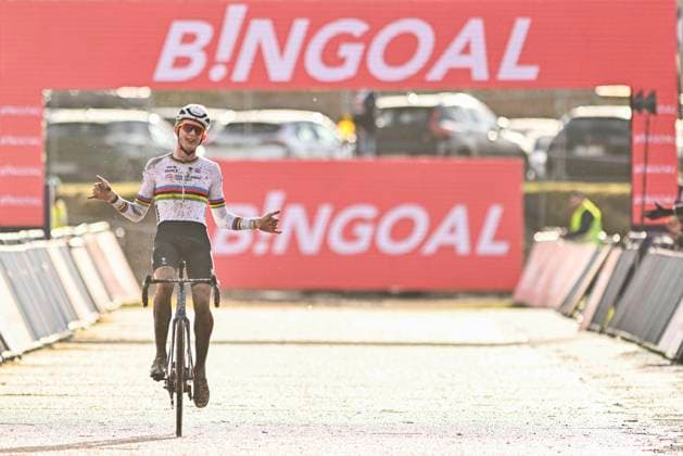 UCI World Cup Zonhoven ZONHOVEN, BELGIUM - DECEMBER 22 : Del Grosso Tibor of Alpecin-Deceuninck celebrating his victory pictured during the UCI Zonhoven World Cup on December 22, 2024 in Zonhoven, Belgium, 22 12 2024 Zonhoven Belgium  Copyright: xBillyxCeustersx