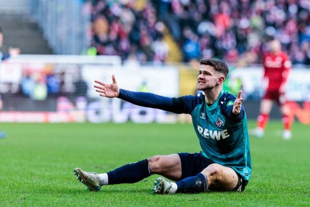 2. Fußball Bundesliga: 1. FC Kaiserslautern - 1. FC Köln; 22.12.2024 Jan Thielmann (1. FC Köln, 29) protestiert, gestikuliert 2. Fußball Bundesliga, 1. FC Kaiserslautern - 1. FC Köln, Kaiserslautern, Fritz-Walter-Stadion am 22.12.2024 DFL REGULATIONS PROHIBIT ANY USE OF PHOTOGRAPHS AS IMAGE SEQUENCES AND OR QUASI-VIDEO.