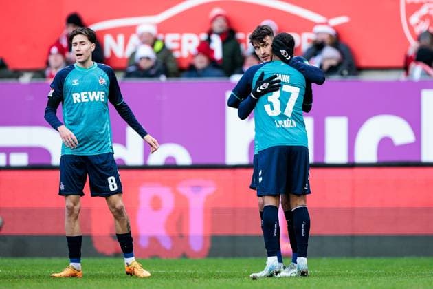 2. Fußball Bundesliga: 1. FC Kaiserslautern - 1. FC Köln; 22.12.2024 Jubel zum 0:1 durch Dejan Ljubicic (1. FC Köln, 7) 2. Fußball Bundesliga, 1. FC Kaiserslautern - 1. FC Köln, Kaiserslautern, Fritz-Walter-Stadion am 22.12.2024 DFL REGULATIONS PROHIBIT ANY USE OF PHOTOGRAPHS AS IMAGE SEQUENCES AND OR QUASI-VIDEO.