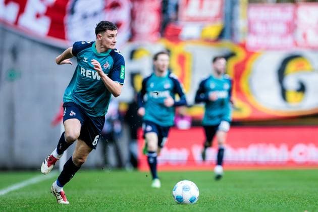 2. Fußball Bundesliga: 1. FC Kaiserslautern - 1. FC Köln; 22.12.2024 Eric Martel (1. FC Köln, 6) am Ball 2. Fußball Bundesliga, 1. FC Kaiserslautern - 1. FC Köln, Kaiserslautern, Fritz-Walter-Stadion am 22.12.2024 DFL REGULATIONS PROHIBIT ANY USE OF PHOTOGRAPHS AS IMAGE SEQUENCES AND OR QUASI-VIDEO.