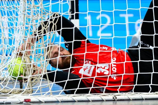 Sport Themen der Woche KW51 Kiel: HBL - 24 25 - THW Kiel - SG BBM Bietigheim Torhueter Andreas Wolff (THW Kiel) Kiel Wunderino Arena Schleswig-Hollstein Deutschland *** Kiel HBL 24 25 THW Kiel SG BBM Bietigheim Goalkeeper Andreas Wolff THW Kiel Kiel Wunderino Arena Schleswig Hollstein Germany