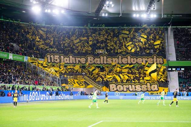 Sport Themen der Woche KW51 22.12.2024 - Fußball, 2024 2025, 1. Bundesliga, 15. Spieltag, VfL Wolfsburg - Borussia Dortmund: Fans (Dortmund) DFL REGULATIONS PROHIBIT ANY USE OF PHOTOGRAPHS AS IMAGE SEQUENCES AND OR QUASI-VIDEO. Wolfsburg Niedersachsen Deutschland Volkswagen Arena *** 22 12 2024 Football, 2024 2025, 1 Bundesliga, 15 Matchday, VfL Wolfsburg Borussia Dortmund Fans Dortmund DFL REGULATIONS PROHIBIT ANY USE OF PHOTOGRAPHS AS IMAGE SEQUENCES AND OR QUASI VIDEO Wolfsburg Lower Saxony Germany Volkswagen Arena