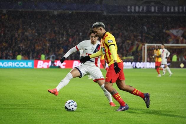 FOOTBALL : RC Lens vs Paris Saint-Germain - Coupe de France 32e de finale - 22 12 2024 Facundo MEDINA (RC Lens) lors du match RC Lens - Paris Saint-Germain, Coupe de France 32e de finale, stade Bollaert-Delelis, le 22 dÃ cembre 2024  Copyright: xLaurentxSANSONx xPsnewZx