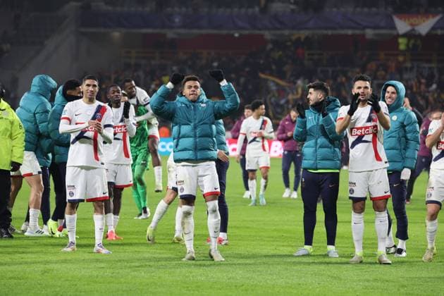 FOOTBALL : RC Lens vs Paris Saint-Germain - Coupe de France 32e de finale - 22 12 2024 Joie des joueurs du PSG apres la victoire aux tirs au but lors du match RC Lens - Paris Saint-Germain, Coupe de France 32e de finale, stade Bollaert-Delelis, le 22 dÃ cembre 2024  Copyright: xLaurentxSANSONx xPsnewZx