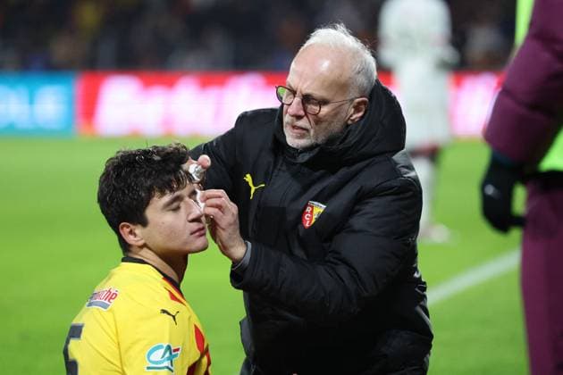 FOOTBALL : RC Lens vs Paris Saint-Germain - Coupe de France 32e de finale - 22 12 2024 Abdukodir KHUSANOV (RC Lens) blessÃ au visage lors du match RC Lens - Paris Saint-Germain, Coupe de France 32e de finale, stade Bollaert-Delelis, le 22 dÃ cembre 2024  Copyright: xLaurentxSANSONx xPsnewZx