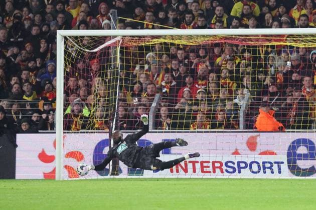FOOTBALL : RC Lens vs Paris Saint-Germain - Coupe de France 32e de finale - 22 12 2024 HervÃ KOFFI (RC Lens) lors du match RC Lens - Paris Saint-Germain, Coupe de France 32e de finale, stade Bollaert-Delelis, le 22 dÃ cembre 2024  Copyright: xLaurentxSANSONx xPsnewZx