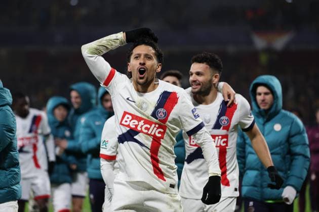 FOOTBALL : RC Lens vs Paris Saint-Germain - Coupe de France 32e de finale - 22 12 2024 Joie des joueurs du PSG apres la victoire aux tirs au but lors du match RC Lens - Paris Saint-Germain, Coupe de France 32e de finale, stade Bollaert-Delelis, le 22 dÃ cembre 2024  Copyright: xLaurentxSANSONx xPsnewZx