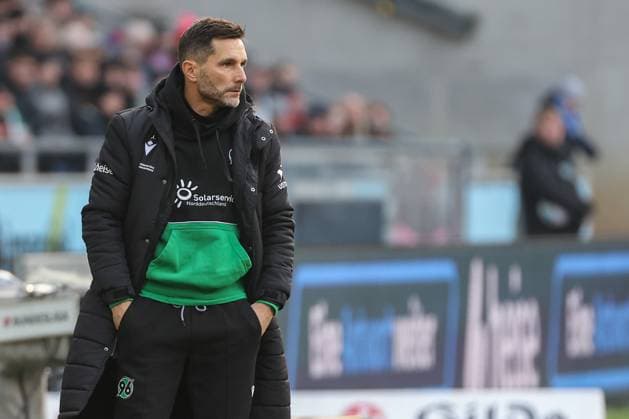 2. Bundesliga - Hannover 06 - Hertha BSC Berlin am 22.12.2024 in der HDI Arena in Hannover Trainer Stefan Leitl (Hannover) unzufrieden, enttäuscht, enttaeuscht, niedergeschlagen. MH