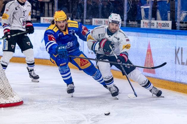 Sport Themen der Woche KW52 Topscorer Daniel Vozenilek (EV Zug) und Mauro Dufner 11 (Fribourg-Gotteron) - 23.12.2024 - National League, Regular Season, Eishockey, Bossard Arena, Zug: EV Zug - Fribourg-Gotteron . (Bild von *** Top scorer Daniel Vozenilek EV Zug and Mauro Dufner 11 Fribourg Gotteron 23 12 2024 National League, Regular Season, Ice Hockey, Bossard Arena, Zug EV Zug Fribourg Gotteron Image by  Copyright: xJustPictures.ch PhilippxHegglinx
