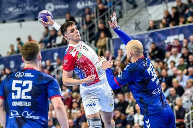 OPOLE 23.12.2024 PILKA RECZNA MEZCZYZN ORLEN SUPERLIGA SEZON 2024 25 --- MEN S HANDBALL TOP LEAGUE MATCH Gwardia Opole - Wybrzeze Gdansk NZ ANDRZEJ WIDOMSKI FOT. MIROSLAW SZOZDA 400MM.PL NEWSPIX.PL --- newspix.pl 