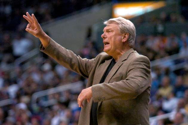 NBA, Basketball Herren, USA Dallas Mavericks at LA Clippers Dallas Mavericks coach Don Nelson during 101-88 victory over the Los Angeles Clippers at the Staples Center in an NBA basketball game on Sunday, March 14, 2004 in Los Angeles. Los Angeles California United States EDITORIAL USE ONLY Copyright: xImagexofxSportx ImagexofxSportx iosphotos202067