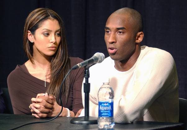 Los Angeles Lakers guard Kobe Bryant (right) and wife Vanessa Bryant at a news conference to address sexual assault allegations, Friday,July 18, 2003, in Los Angeles. Los Angeles California United States EDITORIAL USE ONLY Copyright: xImagexofxSportx ImagexofxSportx iosphotos202347
