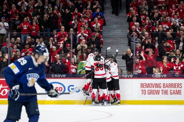 241226 Gavin McKenna of Canada celebrates with team mates after scoring 0-1 during the 2025 IIHF World Junior Championship game between Finland and Canada on December 26, 2024 in Ottawa. Photo: Mathias Bergeld BILDBYRAN kod MB MB1026 ishockey Ice hockey, Eishockey jvm junior-vm u20 2025 iihf world junior championship world juniors finland canada kanada 1 bbeng jubel Copyright: MATHIASxBERGELD BB241226MB128