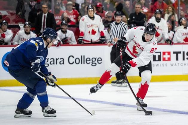 241226 Easton Cowan of Canada during the 2025 IIHF World Junior Championship game between Finland and Canada on December 26, 2024 in Ottawa. Photo: Mathias Bergeld BILDBYRAN kod MB MB1026 ishockey Ice hockey, Eishockey jvm junior-vm u20 2025 iihf world junior championship world juniors finland canada kanada 1 bbeng Copyright: MATHIASxBERGELD BB241226MB129