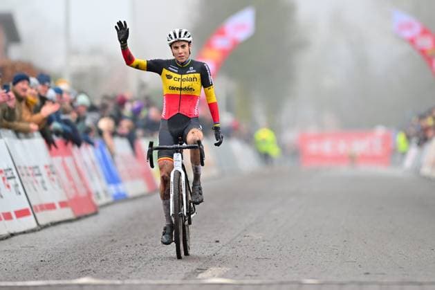 Belgian Sanne Cant crosses the finish line at the women s elite race of the cyclocross cycling event, race 5 7 in the Exact Cross competition, Friday 27 December 2024 in Loenhout. BILLY CEUSTERS BillyxCeusters  x109227639x