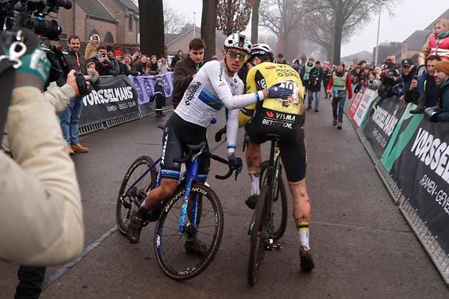 Exact Cross cyclocross Loenhout 2024 LOENHOUT, BELGIUM - DECEMBER 27 : Nys Thibau (BEL) of Baloise Trek Lions and Van Aert Wout (BEL) of Team Visma - Lease A Bike during the 5th leg of the Exact Cross cyclocross series 2024-2025 in Loenhout, Belgium, 27 12 2024 Loenhout Belgium  Copyright: xJanxDexMeuleneirx