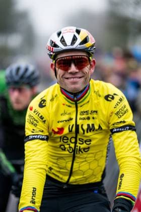 Belgian Wout van Aert pictured in action during the men s elite race of the cyclocross cycling event, race 5 7 in the Exact Cross competition, Friday 27 December 2024 in Loenhout. BILLY CEUSTERS BillyxCeusters  x109238766x