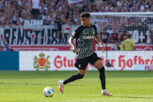 Kenneth Schmidt (SC Freiburg, 04) am Ball - Archiv RECORD DATE NOT STATED - Copyright: xArnexAmbergx