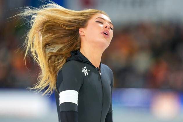 Sport Themen der Woche KW52 Sport Bilder des Tages 2024-12-28 - Daikin NK Allround & Sprint HEERENVEEN, NETHERLANDS - DECEMBER 28: Jutta Leerdam competing on the during the Daikin NK Allround & Sprint at the Thialf on December 28, 2024 in Heerenveen, Netherlands Heerenveen Thialf Netherlands Content not available for redistribution in The Netherlands directly or indirectly through any third parties. Copyright: xDouwexBijlsmax