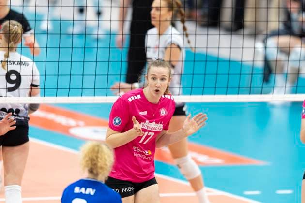 1. Volleyball Bundesliga Frauen: Schwarz-Weiss Erfurt vs. VC Wiesbaden; Erfurt; 28.12.2024 Rachel Joy Gomez ( 17; VC Wiesbaden) 1. Volleyball Bundesliga Frauen: Schwarz-Weiss Erfurt vs. VC Wiesbaden; Riethsporthalle Erfurt; 28.12.2024 Copyright: xBEAUTIFULxSPORTS Duehringx
