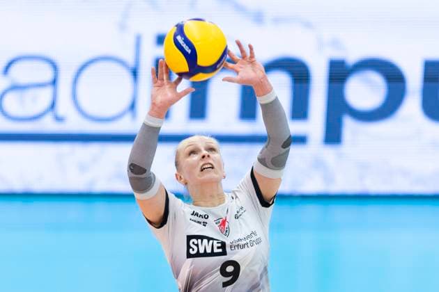1. Volleyball Bundesliga Frauen: Schwarz-Weiss Erfurt vs. VC Wiesbaden; Erfurt; 28.12.2024 Antonia Greskamp ( 9; Schwarz-Weiss Erfurt) 1. Volleyball Bundesliga Frauen: Schwarz-Weiss Erfurt vs. VC Wiesbaden; Riethsporthalle Erfurt; 28.12.2024 Copyright: xBEAUTIFULxSPORTS Duehringx