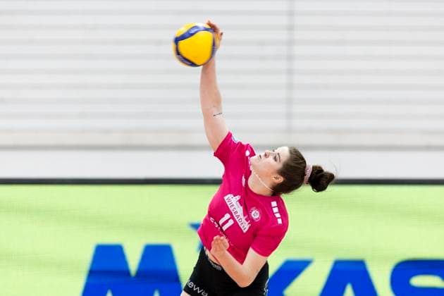 1. Volleyball Bundesliga Frauen: Schwarz-Weiss Erfurt vs. VC Wiesbaden; Erfurt; 28.12.2024 Celine Jebens ( 11; VC Wiesbaden) 1. Volleyball Bundesliga Frauen: Schwarz-Weiss Erfurt vs. VC Wiesbaden; Riethsporthalle Erfurt; 28.12.2024 Copyright: xBEAUTIFULxSPORTS Duehringx